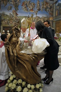 Pope Baptizes Jan 9 2011.jpg